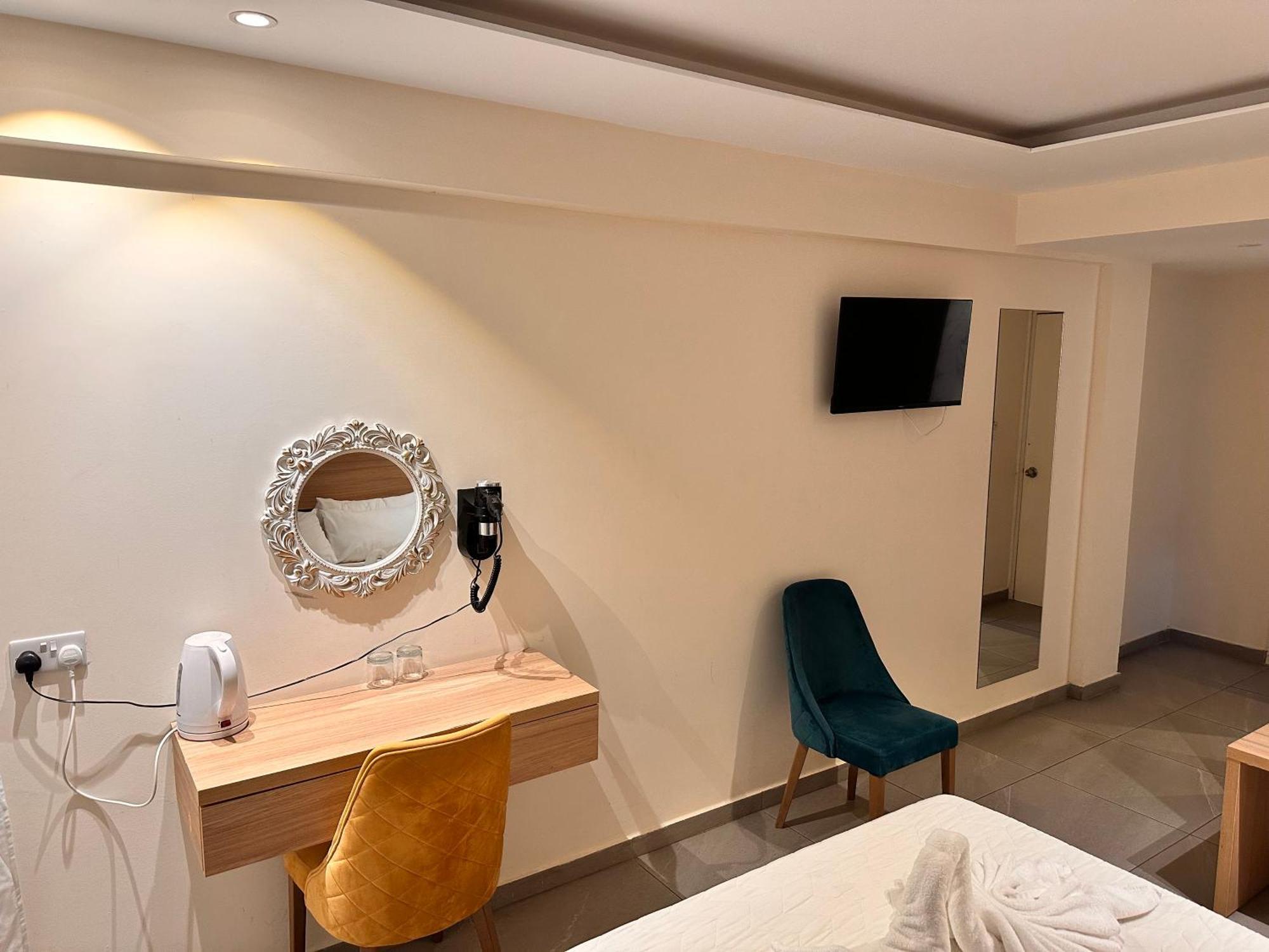 Deluxe Doppel-/Zweibettzimmer